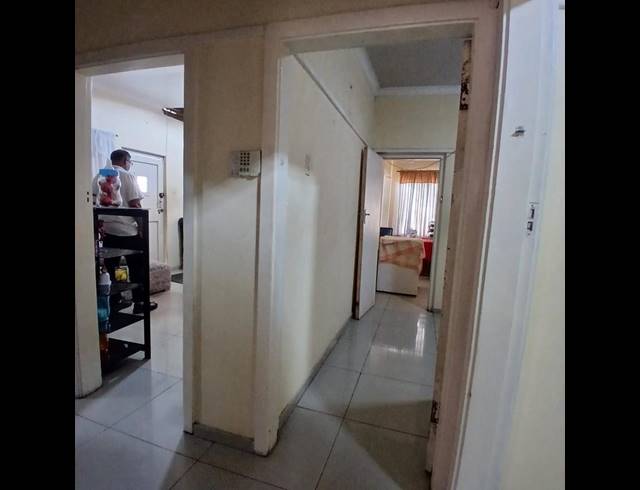 3 BEDROOM HOUSE FOR SALE IN MONTCLAIR